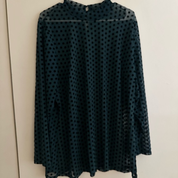 Lane Bryant Black Polka Dot Blouse. in excellent condition - Picture 9 of 9